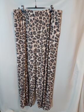 Zenana Outfitters Leopard Print Wide-Leg Side Slit Harem Joggers - 2X